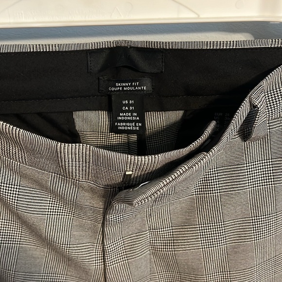 H&M mens skinny cropped plaid pants waist size 31 with button adjustment - Picture 3 of 3